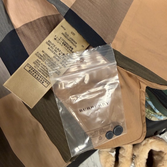 Burberry Men's Beige and Black Plaid Shirt - Picture 2 of 6